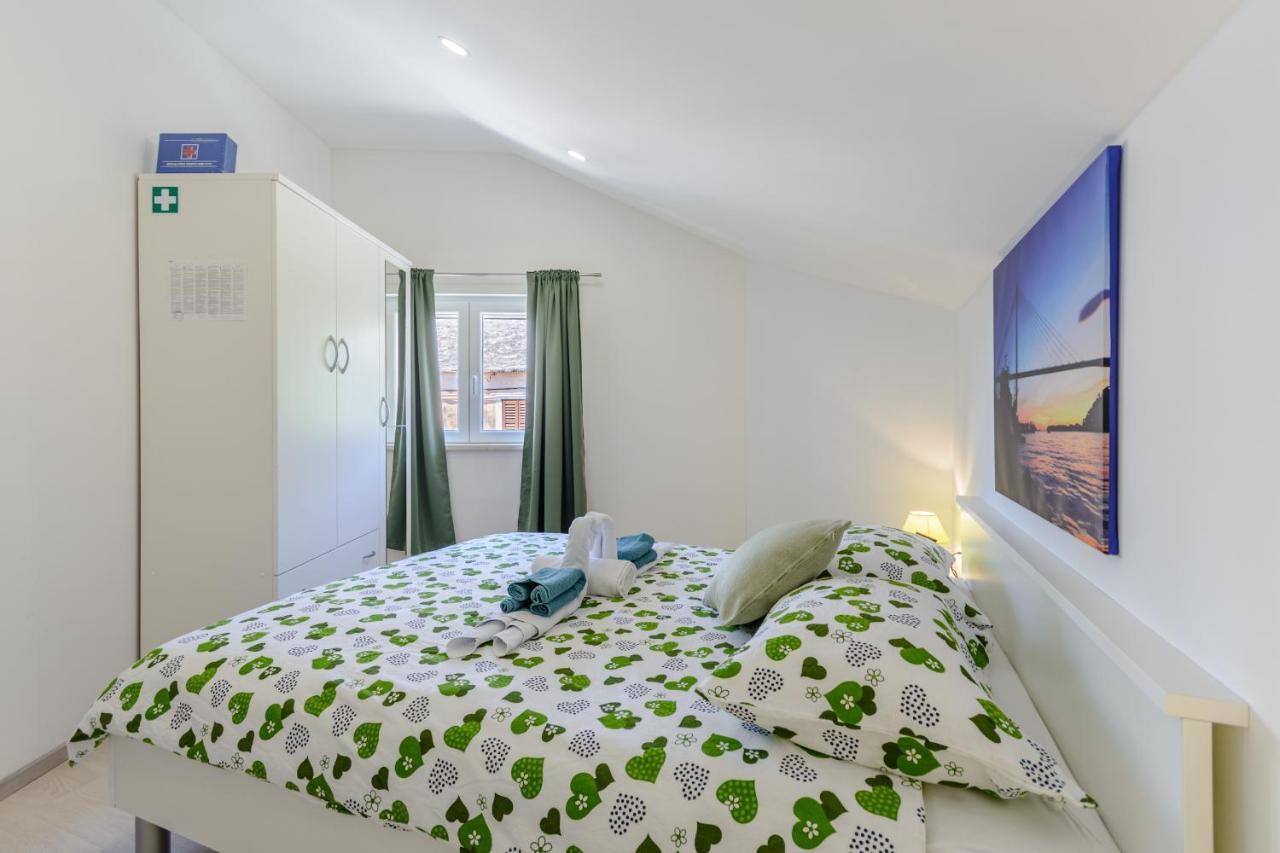Apartment Darka 2 Sumartin Bagian luar foto