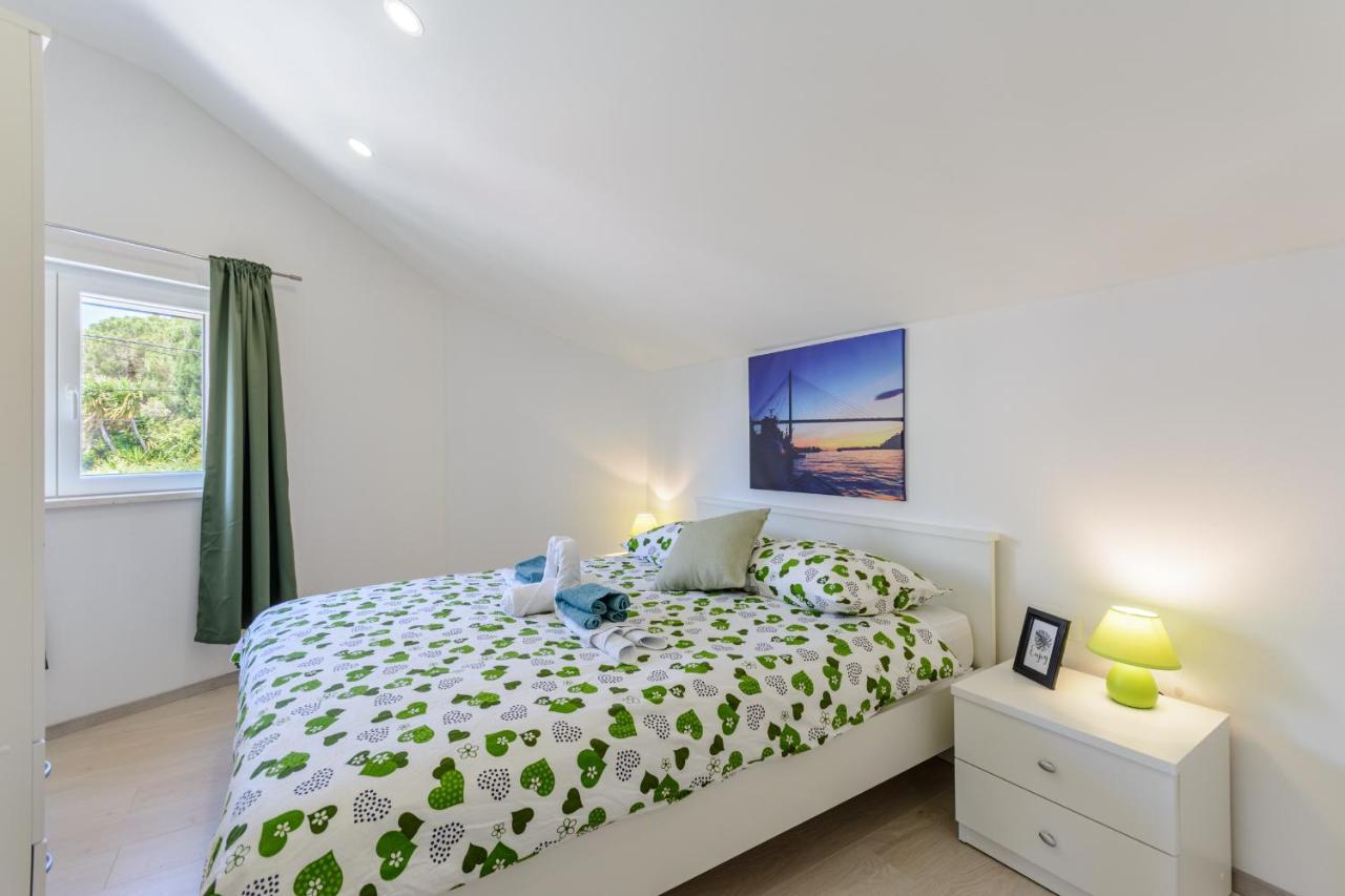 Apartment Darka 2 Sumartin Bagian luar foto