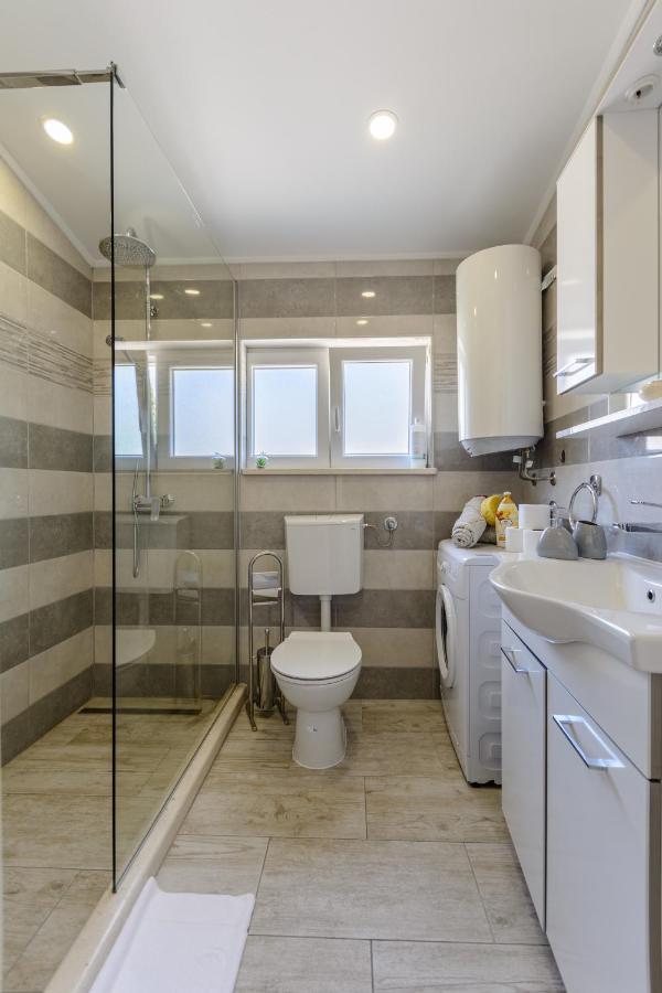 Apartment Darka 2 Sumartin Bagian luar foto